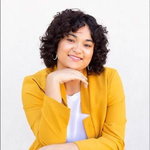 Meet your Posher, Isabel